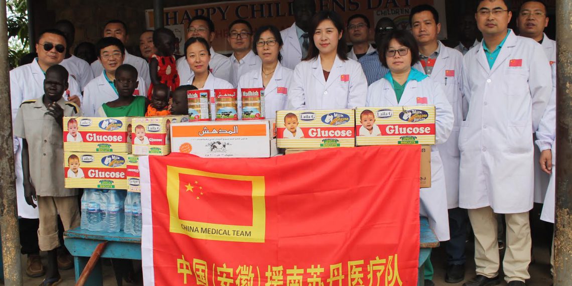 Chinese doctors make donations to South Sudanese children